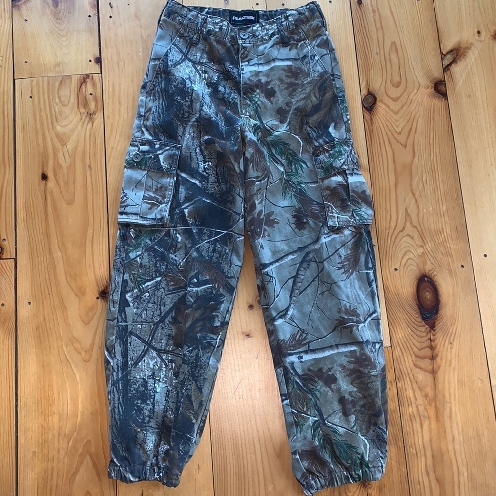 Boys Size Large 10/12 camouflage pants.